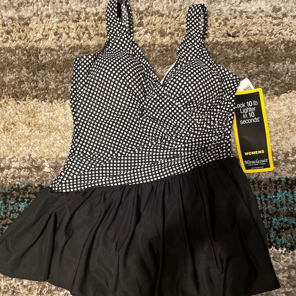 Women’s One-Piece Swimsuit by Miraclesuit 18W-NWT